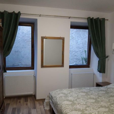 Sara House Appartement Bistriţa Buitenkant foto