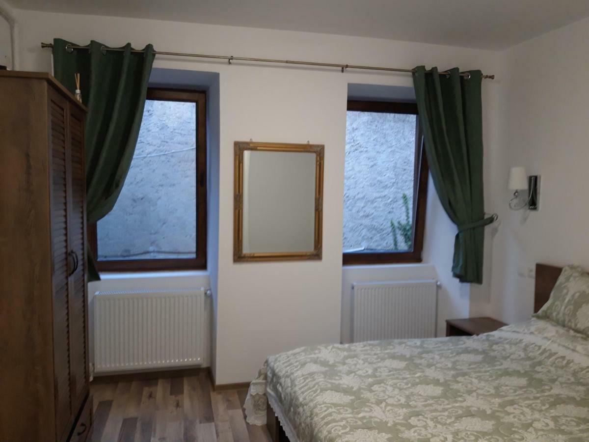 Sara House Appartement Bistriţa Buitenkant foto